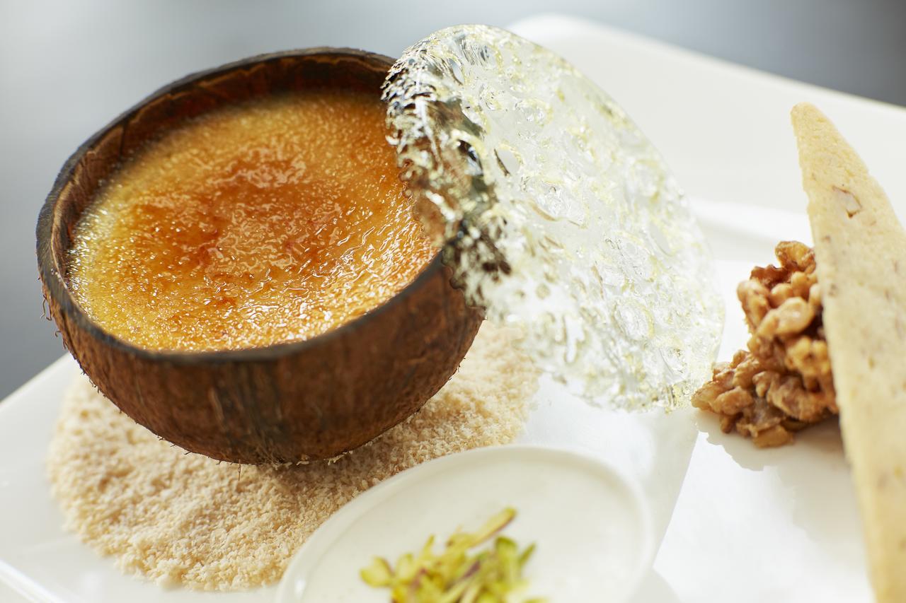 Taj Swarna, Amritsar Otel Dış mekan fotoğraf A crème brûlée
